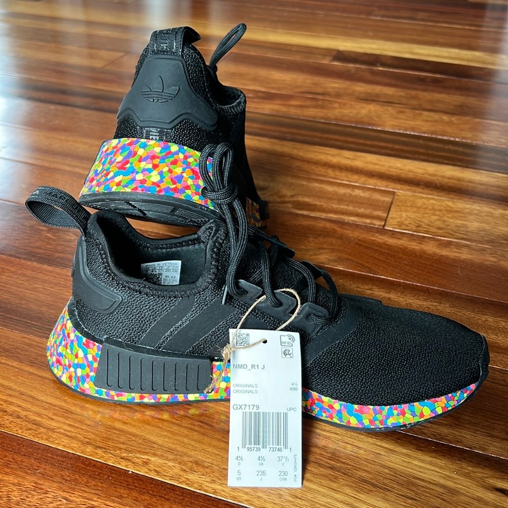 Adidas NMD R1 Black/multicolor